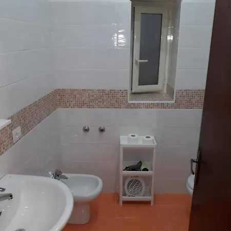 Apartment La Casetta Arancione Nell'aeroporto Di